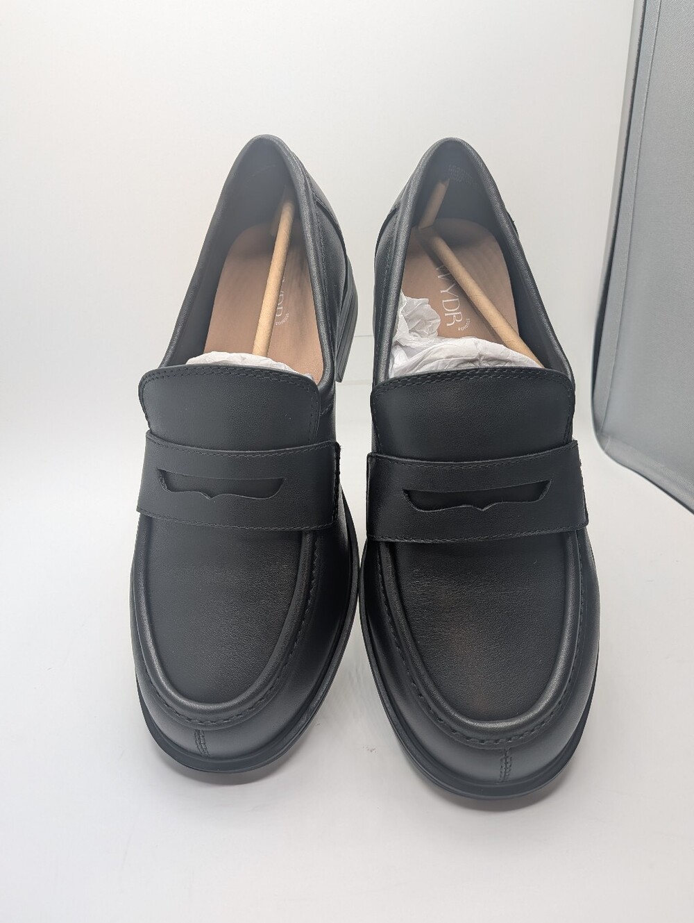 Reese Low Heel Classic Loafer - NWB Size 8 - Picture 2 of 16